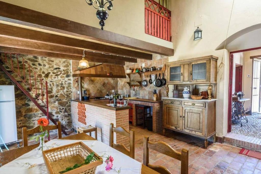 拉普埃夫拉德洛辛凡特斯Casa Cortijo En Dehesa Sierra Leon别墅 外观 照片